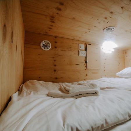 Capsule Hotel Osh Exterior foto