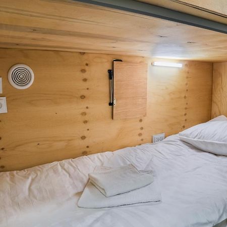 Capsule Hotel Osh Exterior foto