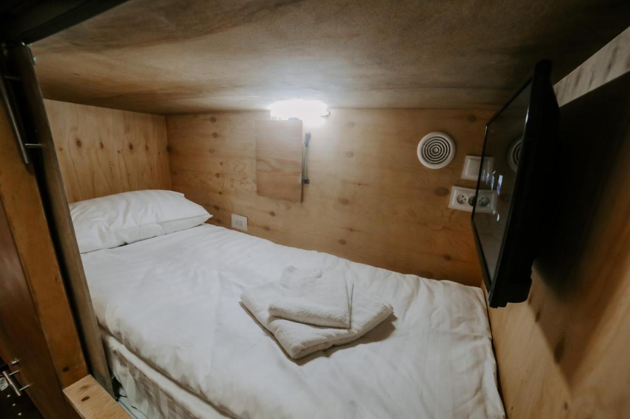 Capsule Hotel Osh Exterior foto